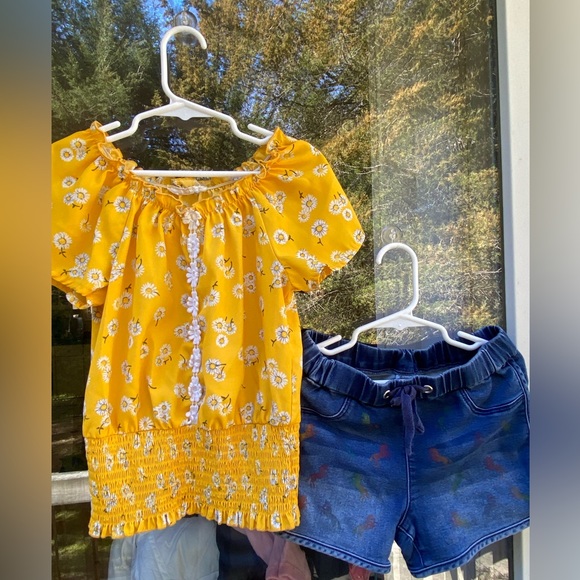 GIRL BLOUSE AND SHORT - Picture 7 of 7